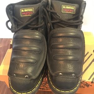 Dr Martens industrial steel toe boot